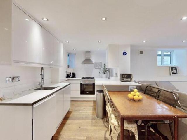 Apartment for sale in Barnet, London Borough of Haringey