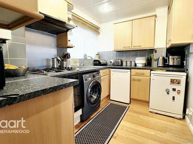 Apartment for sale in Barnet, Elstree and Borehamwood
