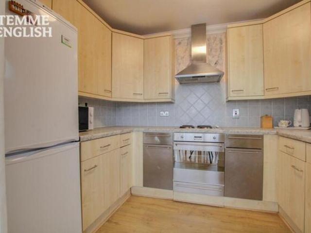 Apartment for sale in Vange, Essex