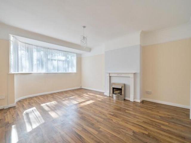 Apartment for sale in London Borough of Croydon, Greater London