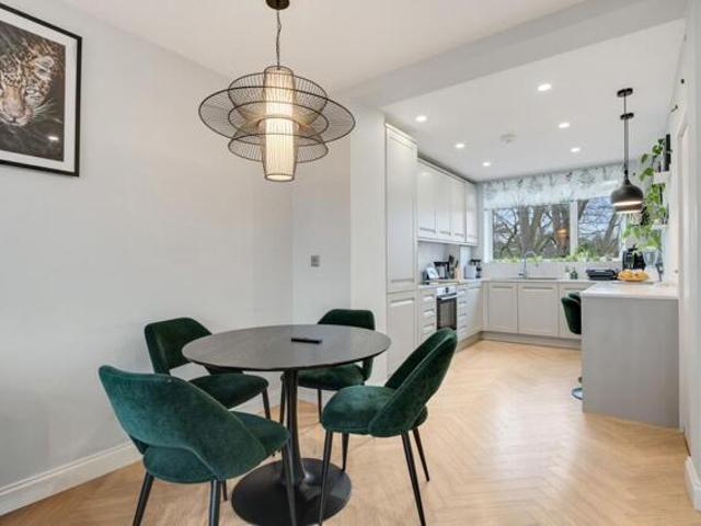 Apartment for sale in Beckenham, Greater London
