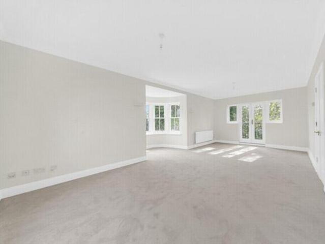 Apartment for sale in London Borough of Lewisham, Blackheath