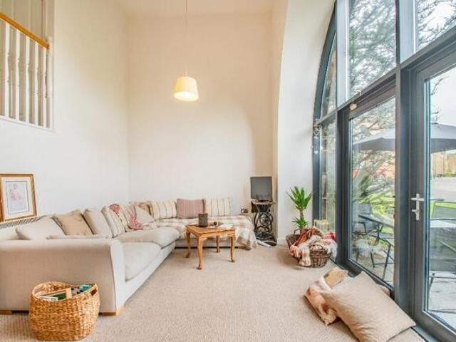 Apartment for sale in Montcliffe, Lee Bank