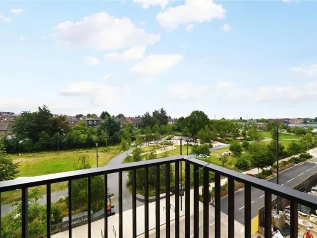 Apartment for sale in Brent Cross, Greater London
