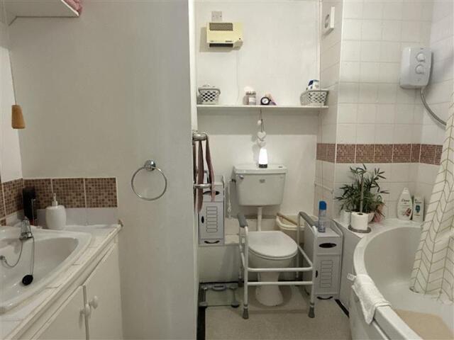 Apartment for sale in Bromstone, Acol