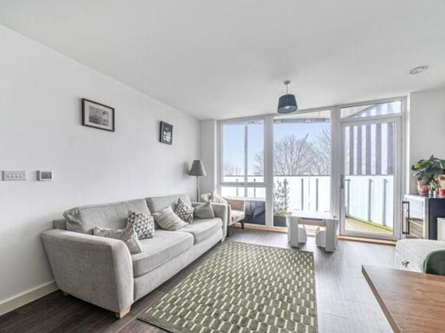 Apartment for sale in West Wickham, Greater London