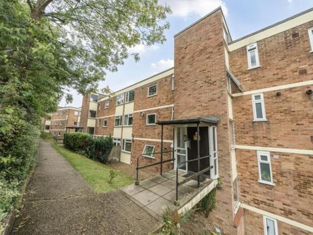 Apartment for sale in Totteridge, Cressex