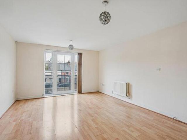 Apartment for sale in Connaught Park, Bushey