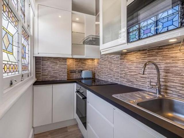 Apartment for sale in South Hampstead, Greater London