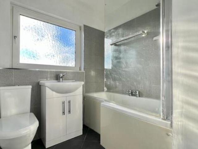 Apartment for sale in Chingford, Greater London