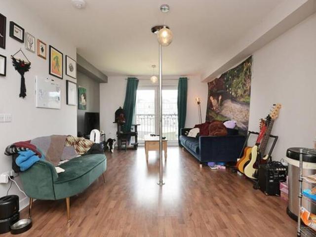 Apartment for sale in Leith, Scotland