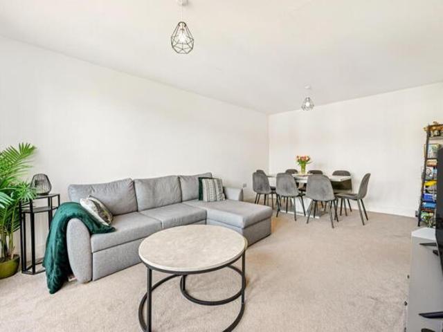 Apartment for sale in London Borough of Ealing, Hanwell