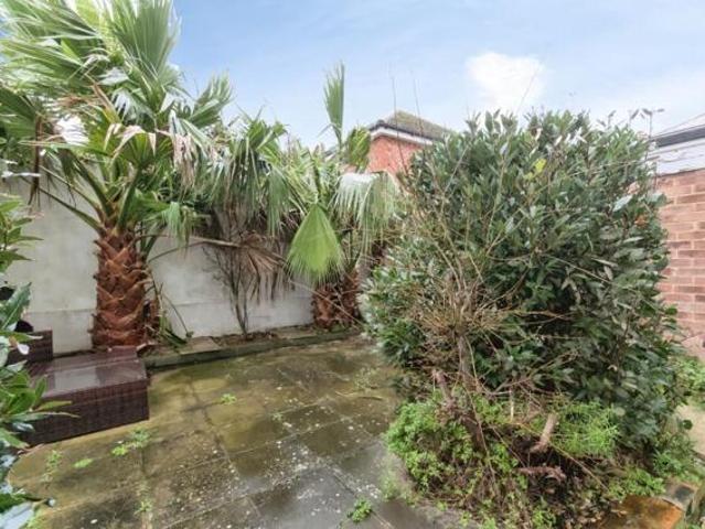 Apartment for sale in Roselands, Eastbourne