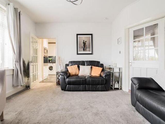 Apartment for sale in Colinton Mains, Oxgangs