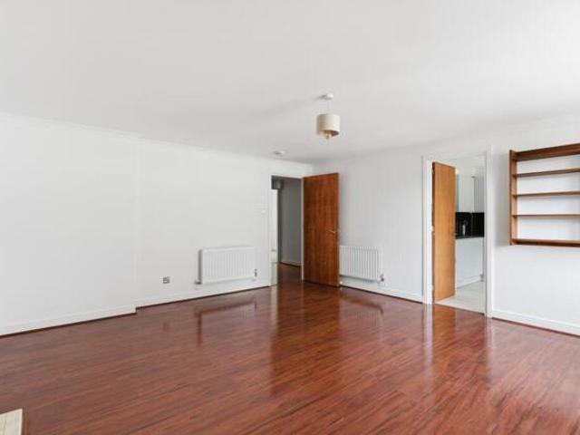 Apartment for sale in Canongate, Old Town