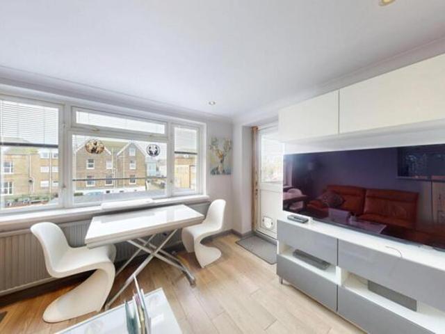 Apartment for sale in Golden Valley, Folkestone