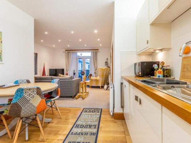Apartment for sale in Grange-over-sands