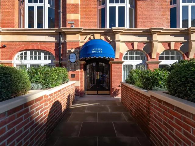 Apartment for sale in Kensington, Greater London