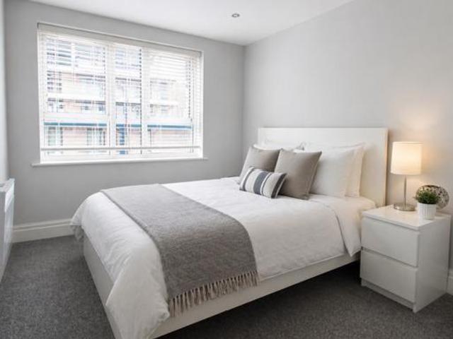 Apartment for sale in Norbiton, Greater London