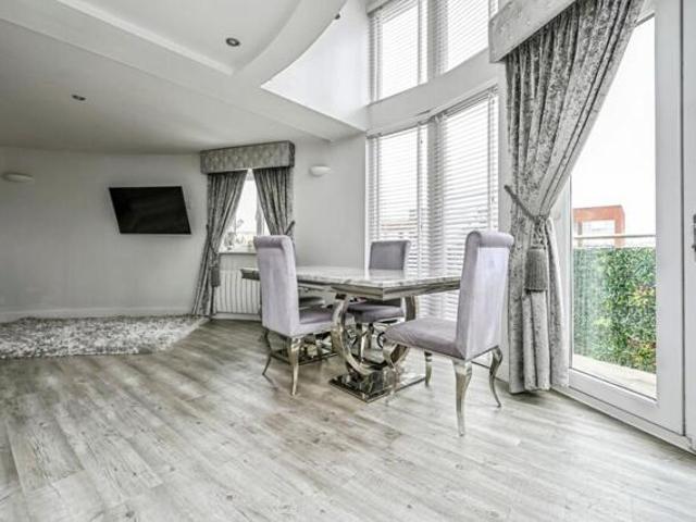 Apartment for sale in Great Crosby, Sefton