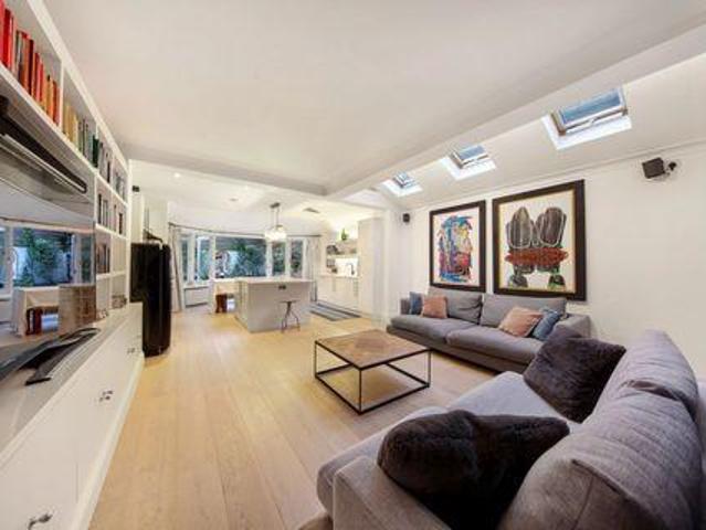 Apartment for sale in Fulham, Greater London
