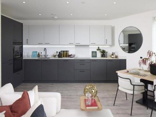 Apartment for sale in London Borough of Lewisham, Ladywell
