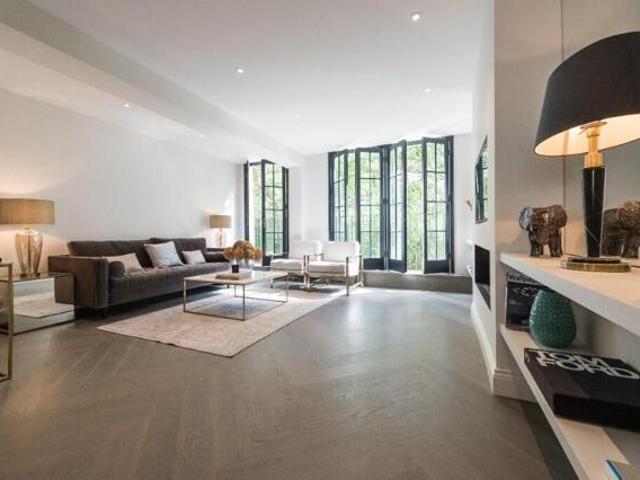 Apartment for sale in Paddington, Greater London