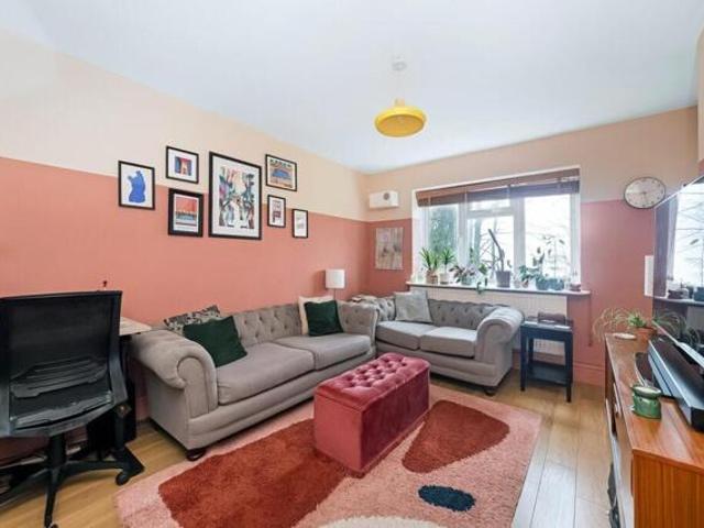 Apartment for sale in London Borough of Croydon, Upper Norwood