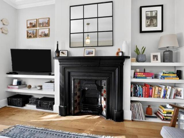 Apartment for sale in Greater London