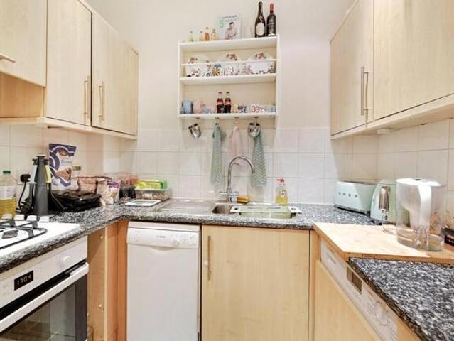 Apartment for sale in Earl's Court, Greater London