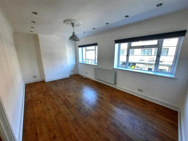 Apartment for sale in London Borough of Lewisham, Forest Hill