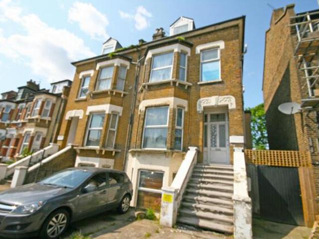 Apartment for sale in Forest Gate, Greater London