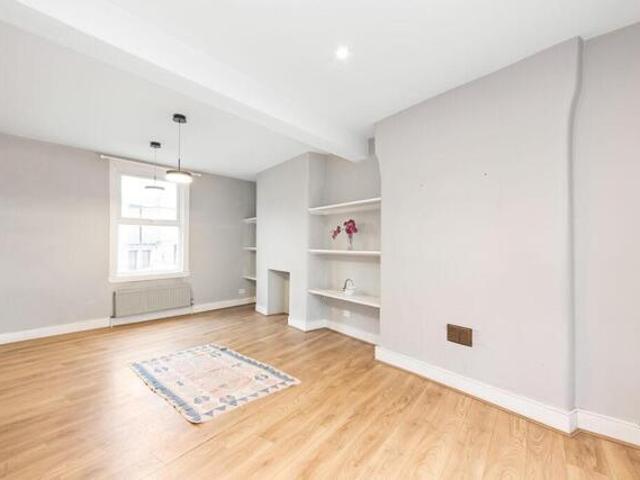 Apartment for sale in London Borough of Lewisham, Forest Hill