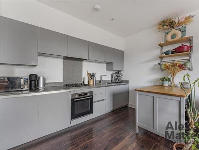 Apartment for sale in Bermondsey, Greater London