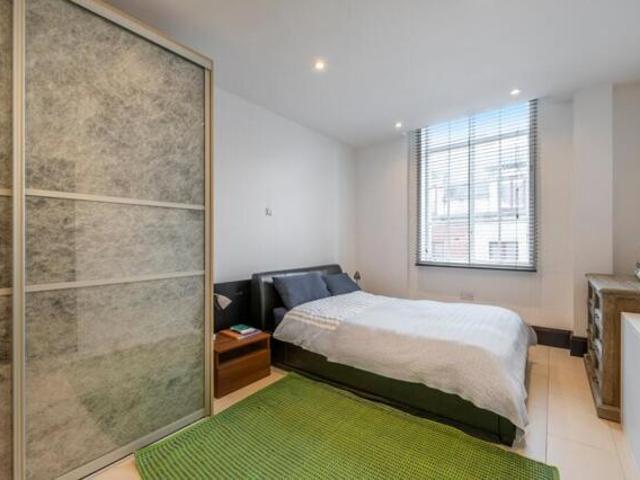 Apartment for sale in West Smithfield, Lyons
