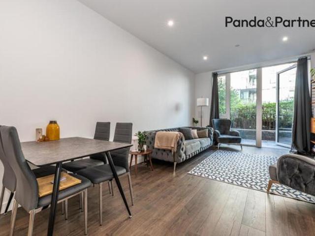 Apartment for sale in Woodberry Down, Stoke Newington