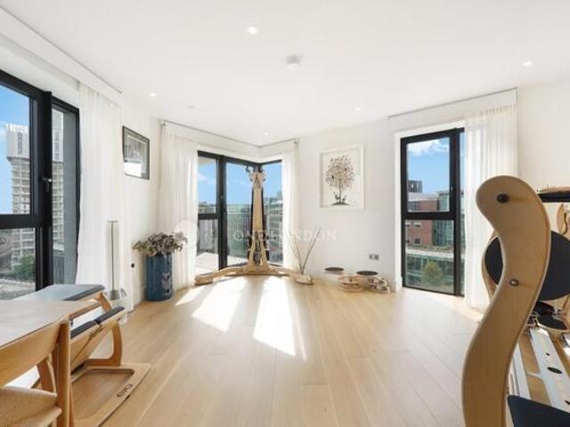 Apartment for sale in Shepherd's Bush, Greater London