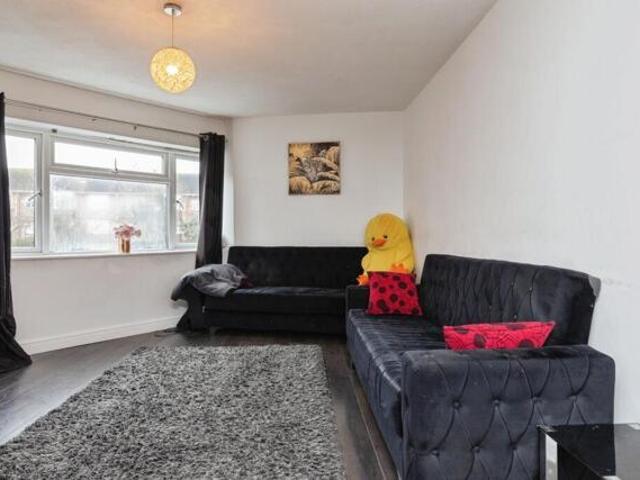 Apartment for sale in Debden Green, Epping