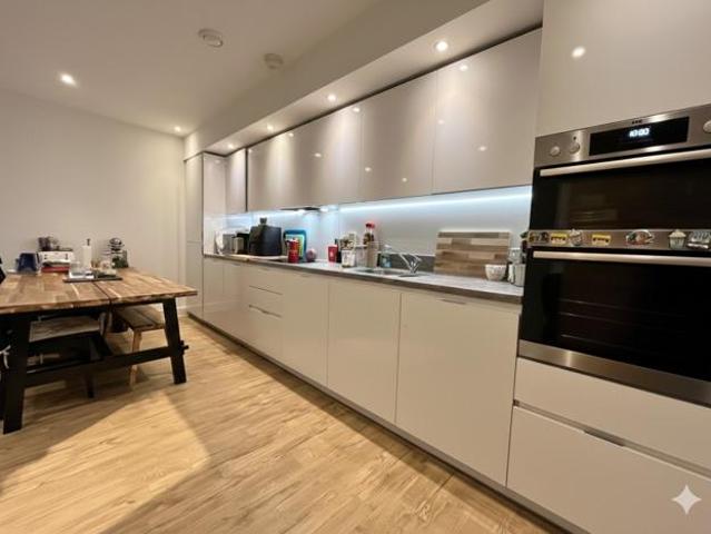 Apartment for sale in Spring Park, Luton