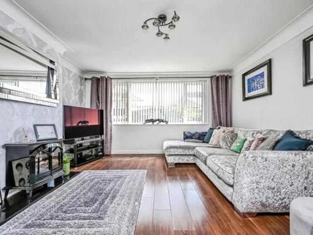 Apartment for sale in Maghull, Kennessee Green