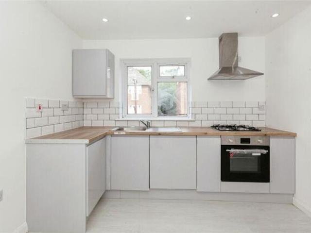 Apartment for sale in Windsor, Bray Wick