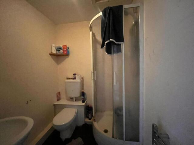 Apartment for sale in Montrose, Barracks