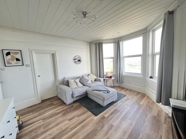 Apartment for sale in Onchan