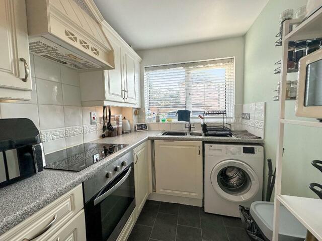 Apartment for sale in Sanderstead, Sanderstead