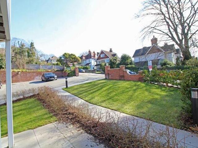 Apartment for sale in Sanderstead, Sanderstead