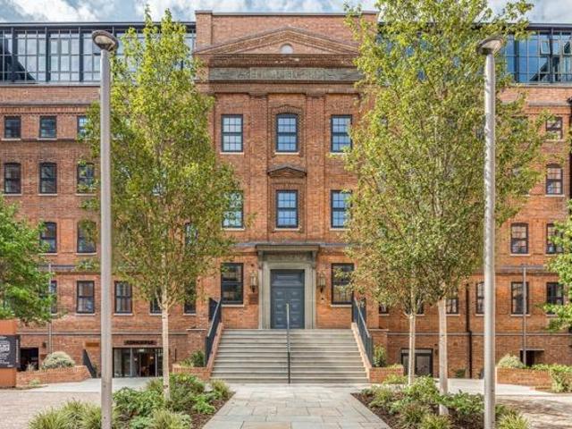 Apartment for sale in Slough