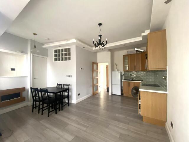Apartment for sale in Alton Barnes, Essex