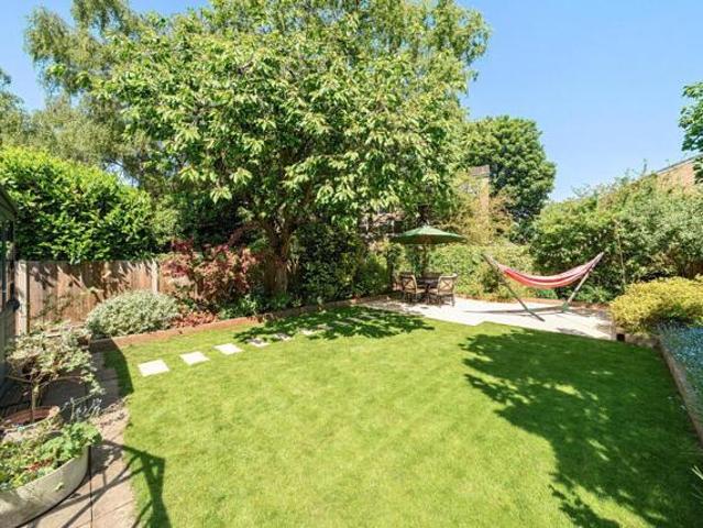 Apartment for sale in Teddington, Hampton Wick