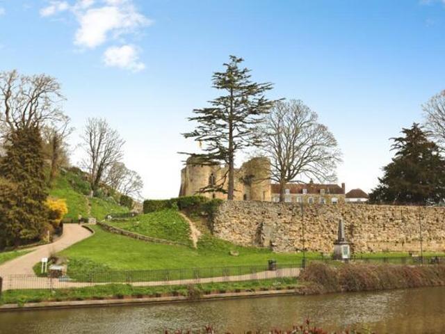 Apartment for sale in Brook Street, Bourne Vale
