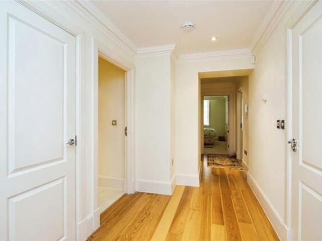 Apartment for sale in Nevill Park, Sandown Park